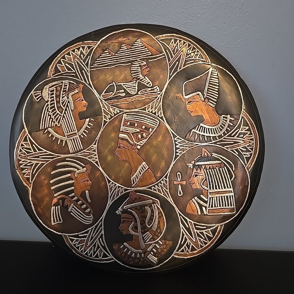INLAID SILVER ON COPPER ROUND TRAY PLAQUE 9.5 " D PHARONIC EGYPTIAN CAMEOS